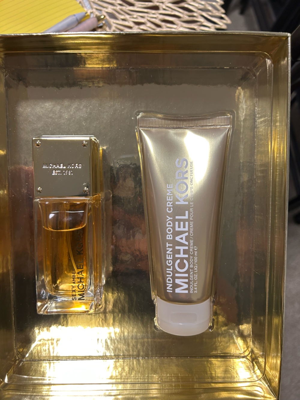Michael Kors Gold and White Fragrance Box - Picture 2 of 4